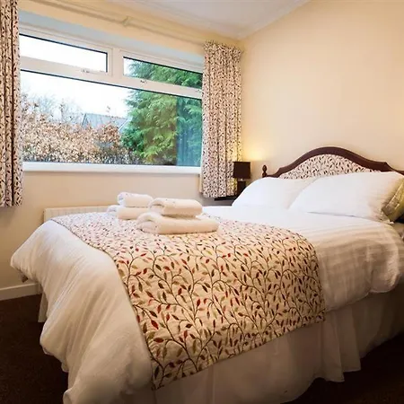 Nutwood Lakeside